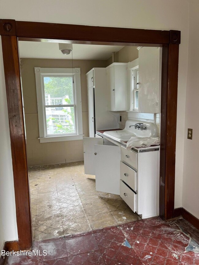 5 West St, Adams, MA 01220 - photo 7