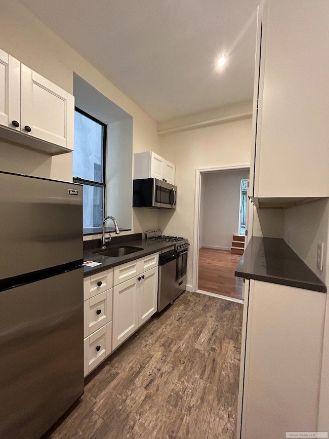 419 W 44th St unit 1W, New York, NY 10036 - photo 4