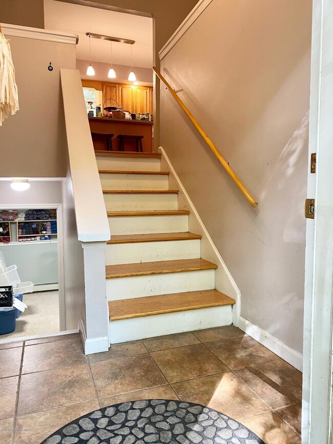 315 Mountain View Dr, Jim Thorpe, PA 18229 - photo 5