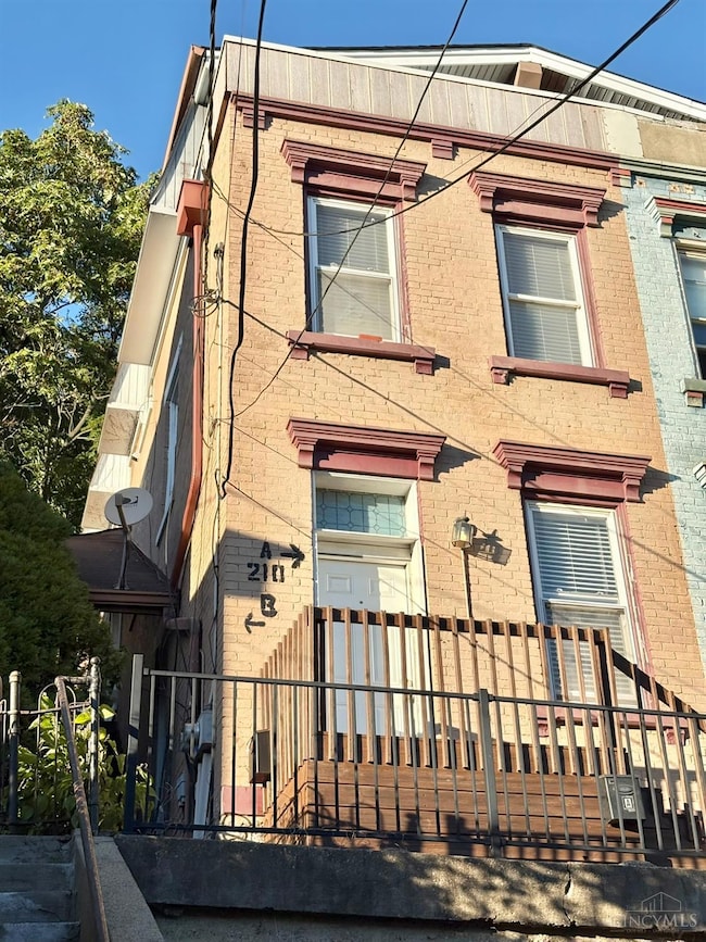 210 Dorsey St, Cincinnati, OH 45202 - photo 2