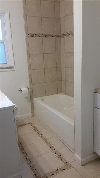 Look at this tile work in the main hall bath! The 