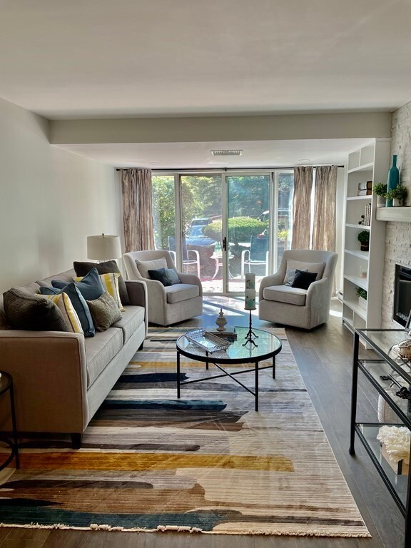 184 Place Ln, Woburn, MA 01801 - photo 3