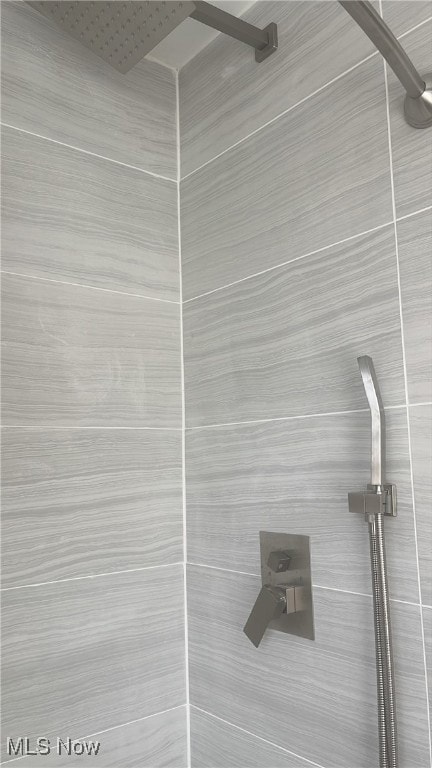 3787 Bainbridge Rd, Cleveland, OH 44118 - photo 7