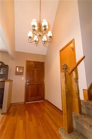 7944 Acuff Ln, Lenexa, KS 66215 - photo 3