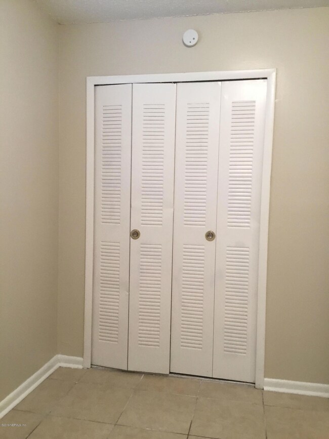 5227 Westchase Ct unit 3, Jacksonville, FL 32210 - photo 4