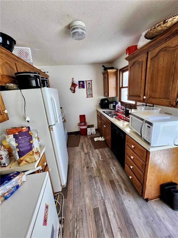 2738 51st St, Des Moines, IA 50310 - photo 6