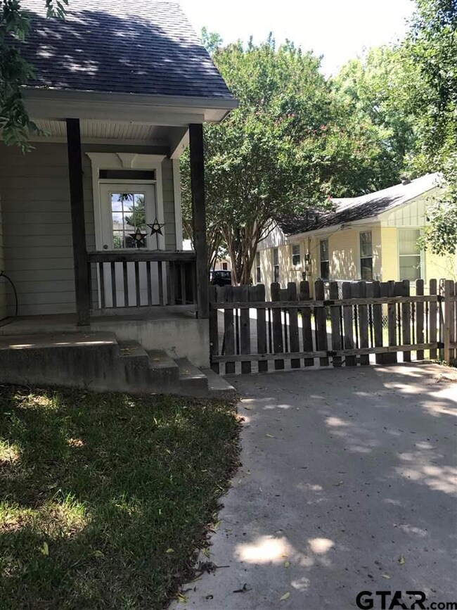 1880 1880 Belmont, Tyler, TX 75701 - photo 2