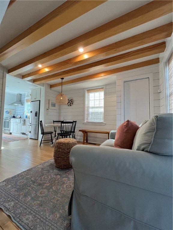 21 Connection St, Newport, RI 02840 - photo 5