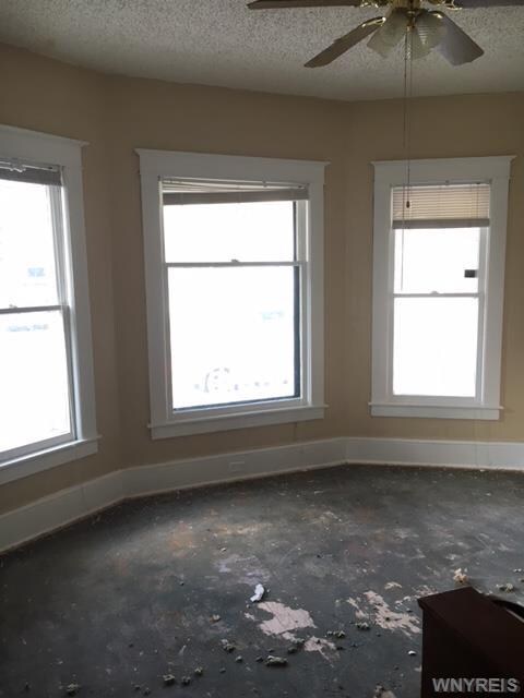 Living Room 1ST FLOOR