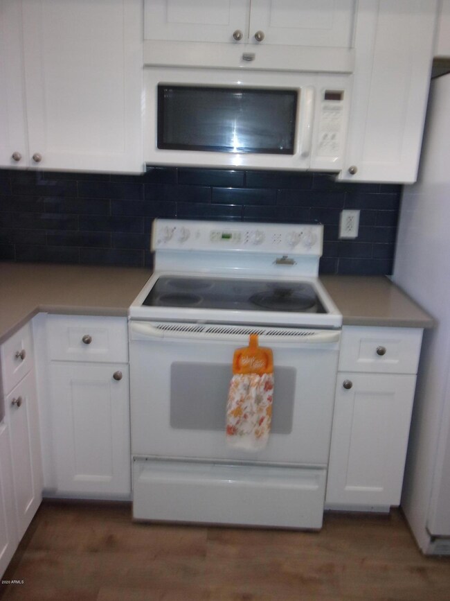 WHITE APPLIANCES