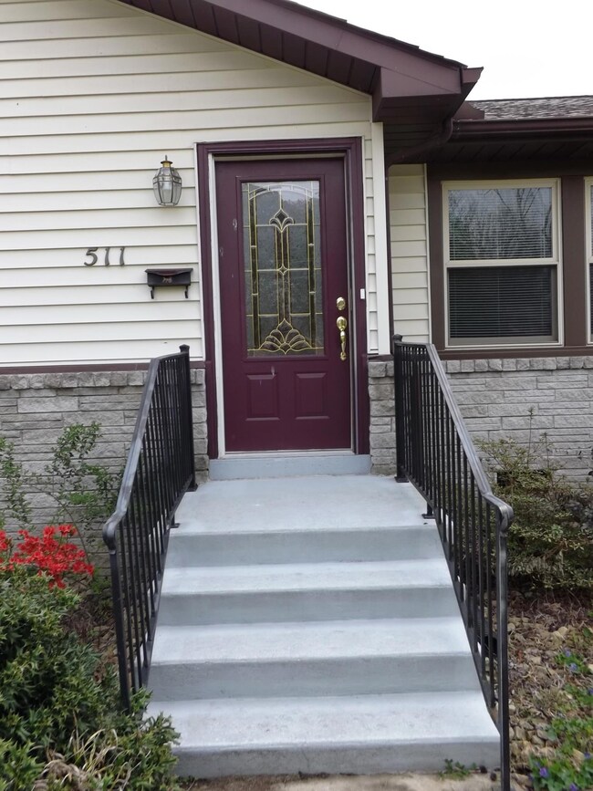 511 Mckellar Dr, Manchester, TN 37355 - photo 2