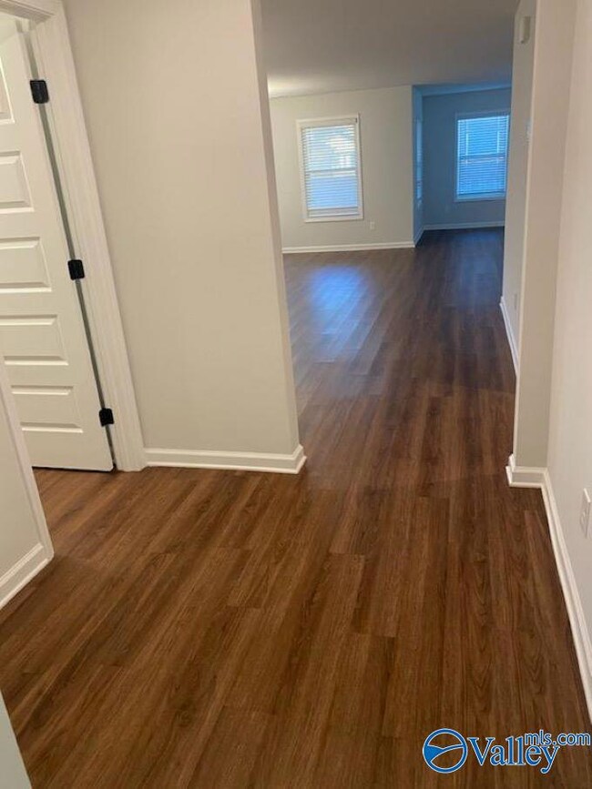 121 Barlow Way, Owens Cross Roads, AL 35763 - photo 4