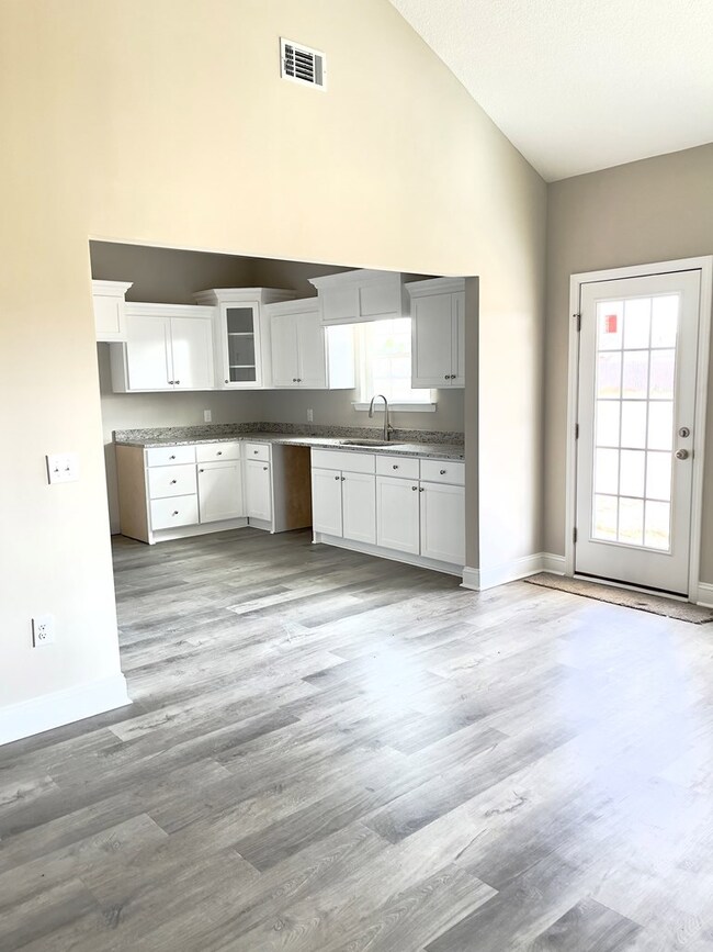 Living/Kitchen