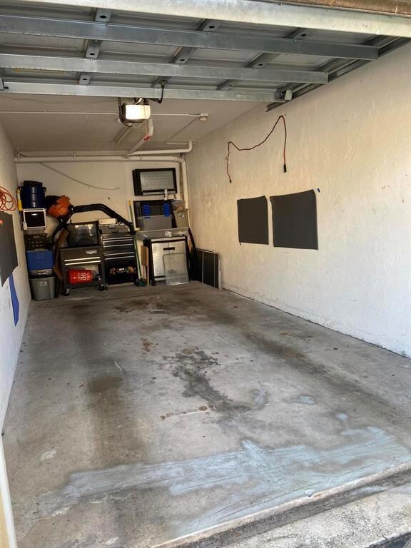 1GINO BAY SALE GARAGE