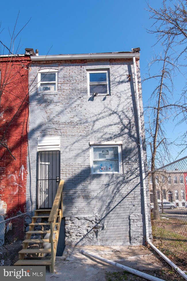 2557 W Baltimore St, Baltimore, MD 21223 - photo 2