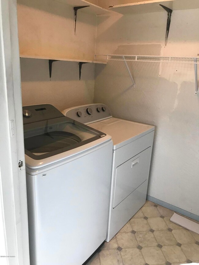 3342 Leonard Cir, Anchorage, AK 99507 - photo 4