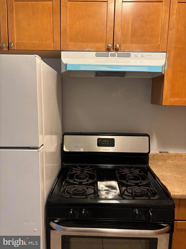 1953 Addison Rd S, District Heights, MD 20747 - photo 7