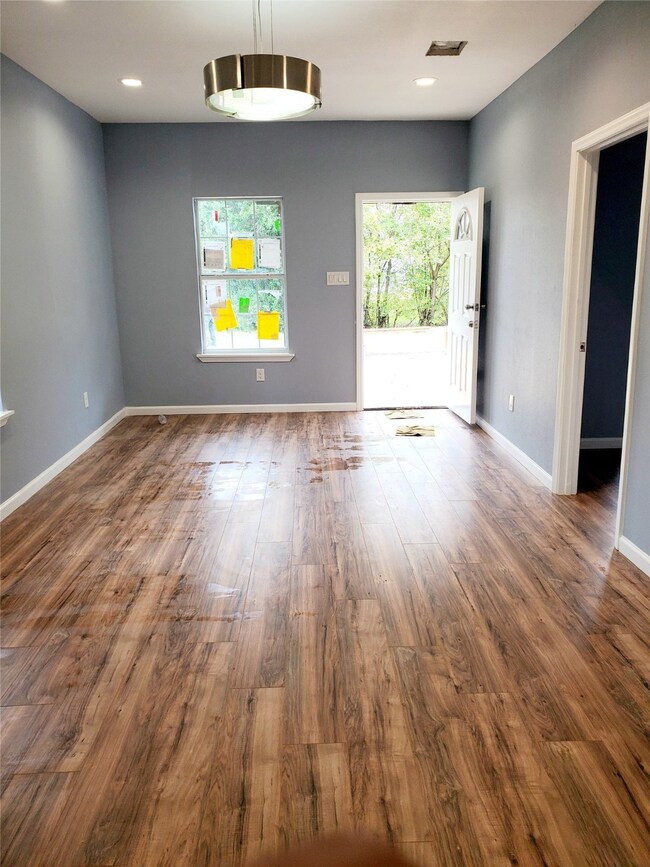 3702 Nathaniel Brown St, Houston, TX 77021 - photo 3