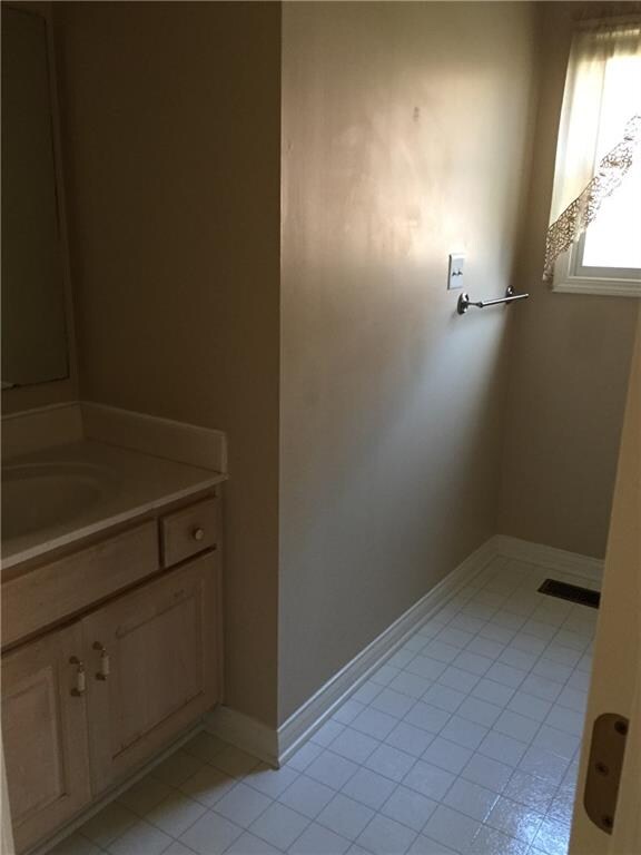 1685 Decourcy Ct, Franklin, IN 46131 - photo 6