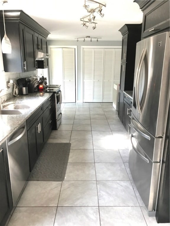 9 Kowalik Dr, West Warwick, RI 02893 - photo 4