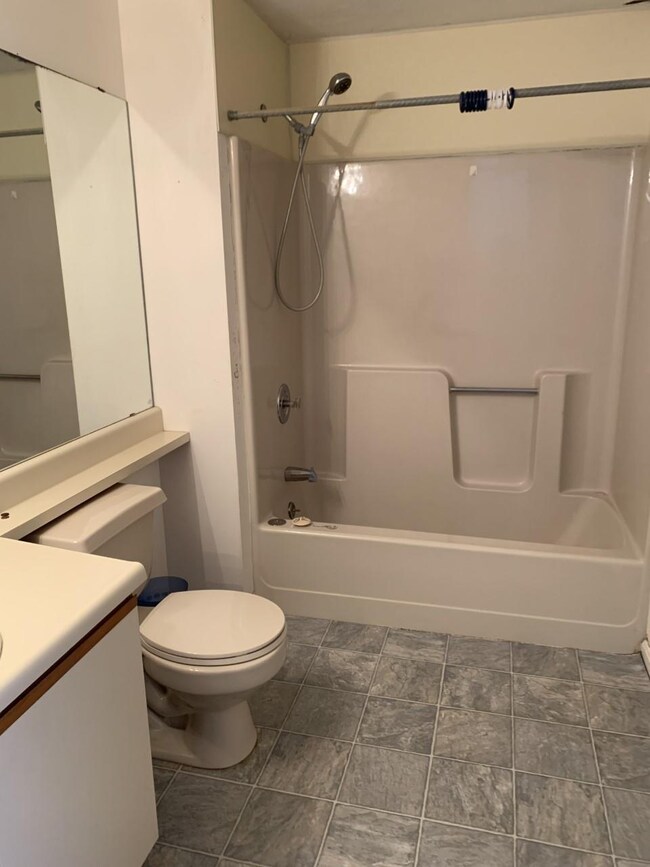 335 Circle Rd unit B002, Manchester, NH 03103 - photo 7