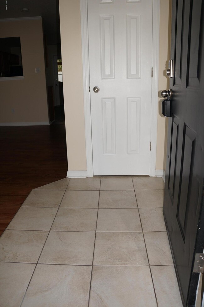 27 Doris Ave E unit 205, Jacksonville, NC 28540 - photo 5