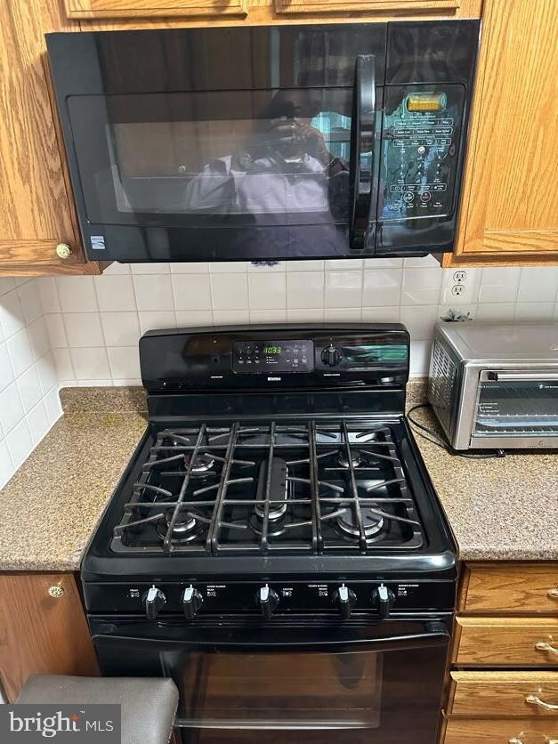 1002 Booker Dr, Capitol Heights, MD 20743 - photo 2