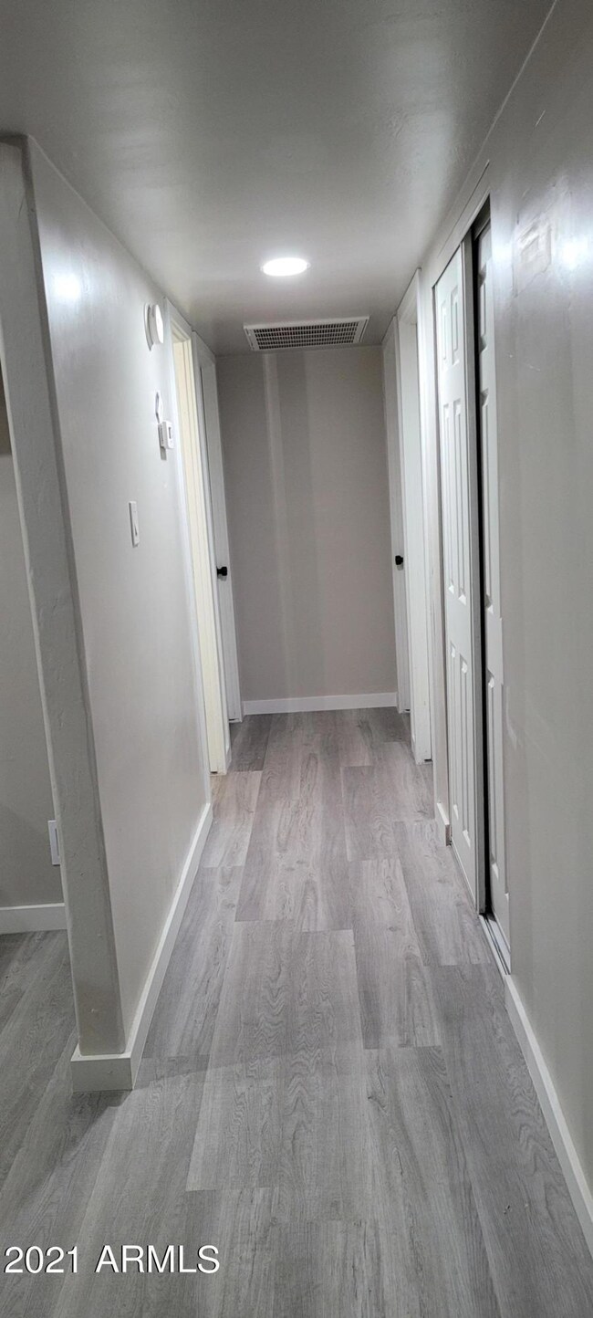 7914 W Clarendon Ave, Phoenix, AZ 85033 - photo 5