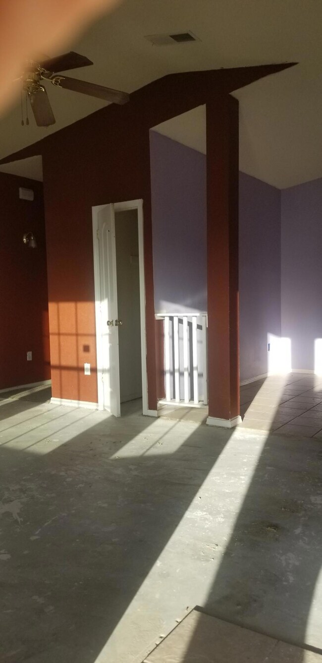 640 Villa Victoria Dr, El Paso, TX 79928 - photo 5