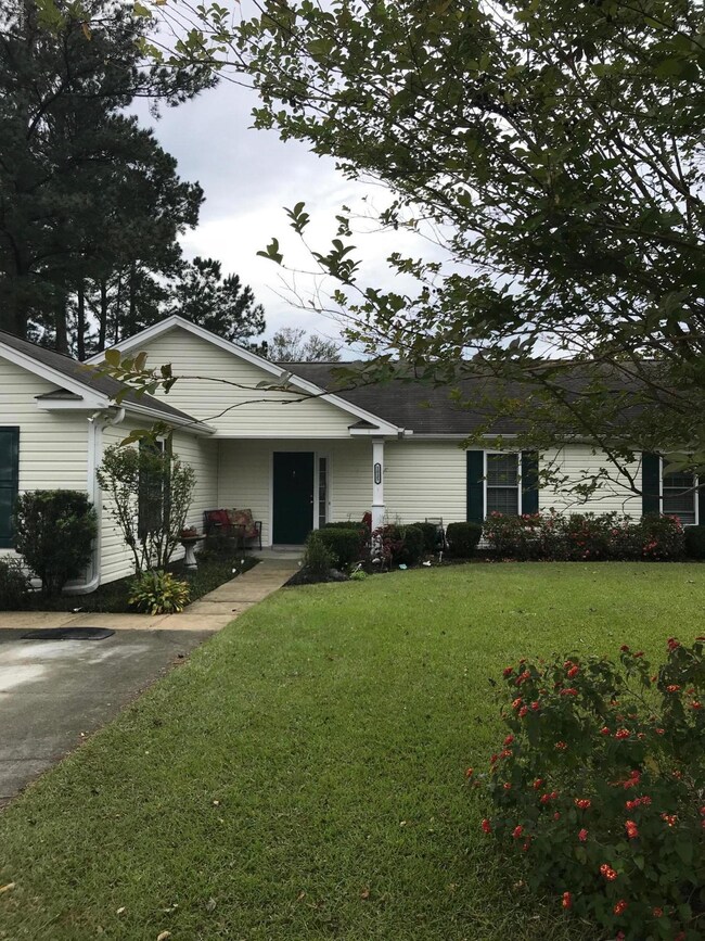 1025 Foscue Dr, Jacksonville, NC 28540 - photo 2