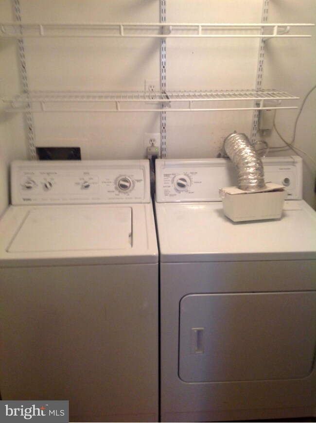 11301 Commonwealth Dr unit T1, Rockville, MD 20852 - photo 7