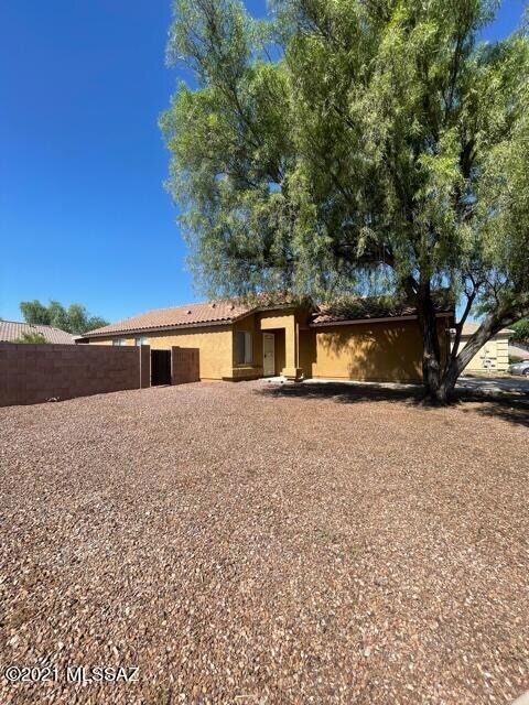 2057 W Silver Meadow Place, Tucson, AZ 85745 - photo 2