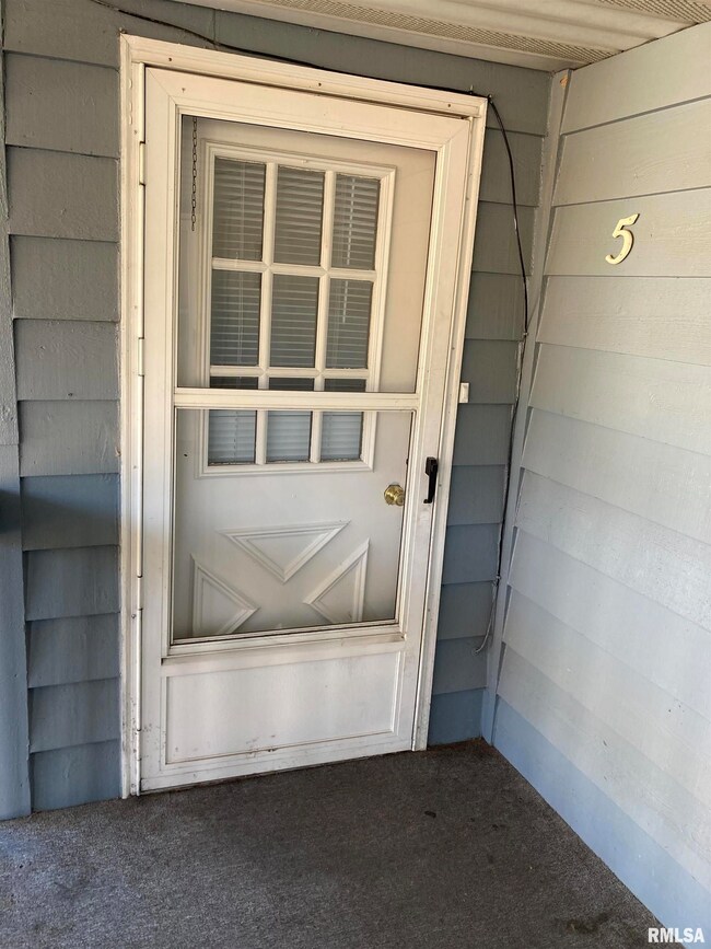 100 Graze Ave unit 5, Dunlap, IL 61525 - photo 2