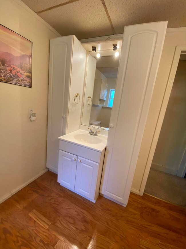 5D65C7B8-331F-4D5A-990C-C6EA42590105