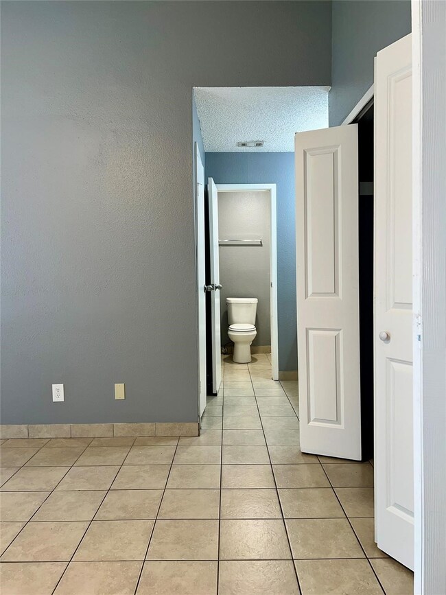 6118 W Mount Houston Rd unit C, Houston, TX 77088 - photo 7