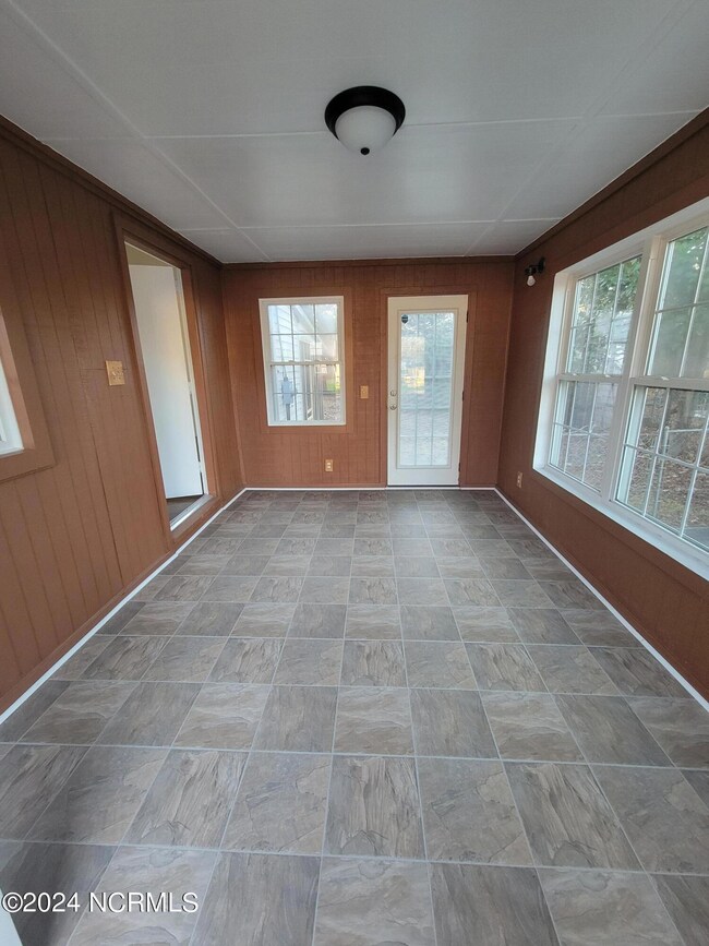 405 Delmar Rd, Jacksonville, NC 28540 - photo 3