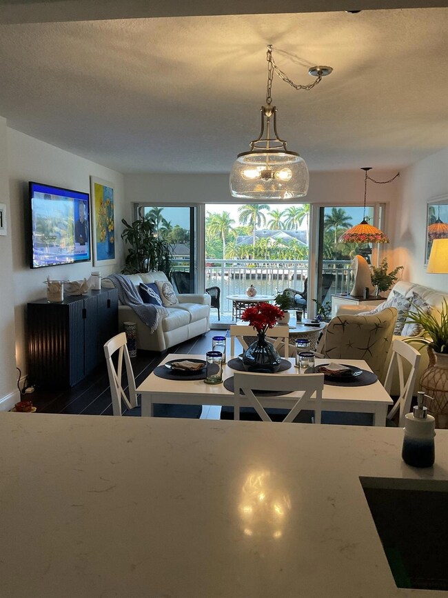 The Waters Edge unit 304, Pompano Beach, FL 33062 - photo 2