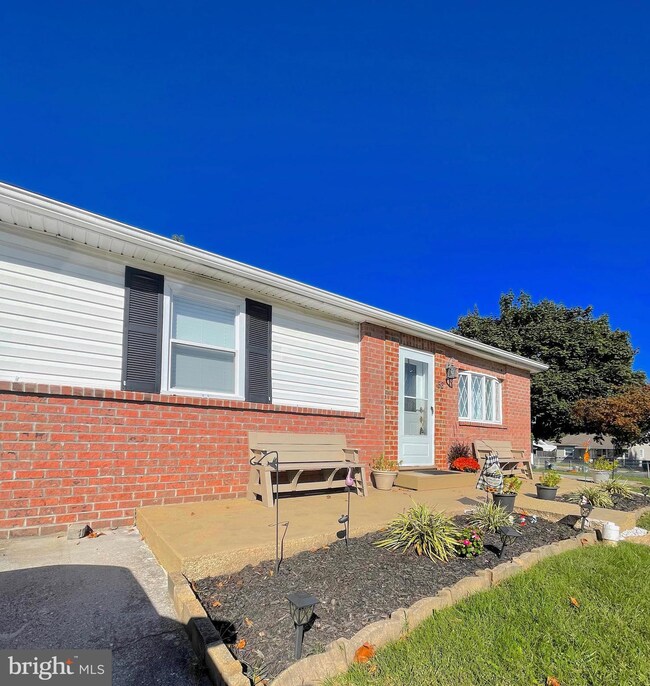 52 Longeron Dr, Middle River, MD 21220 - photo 2