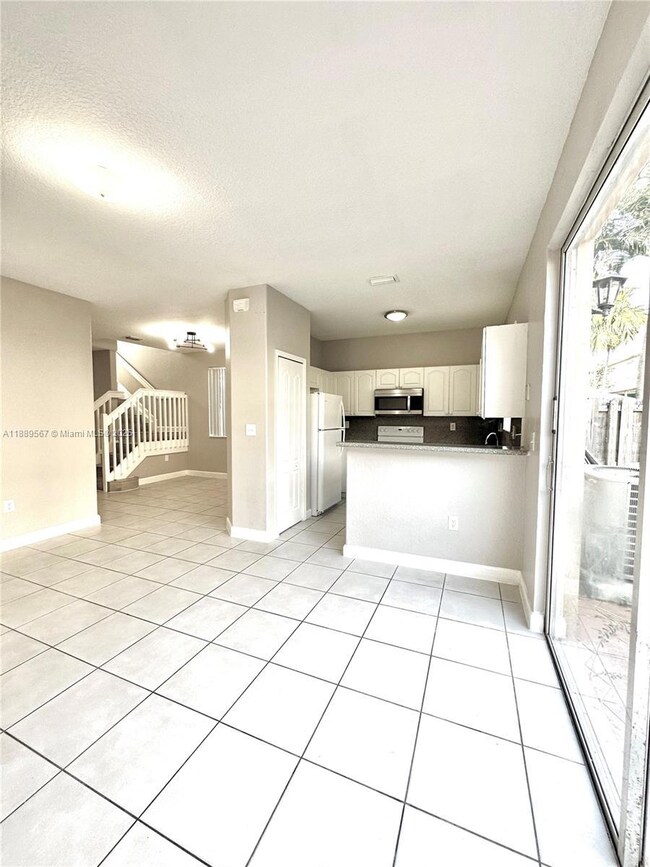 7301 NW 174th Terrace unit 100, Hialeah, FL 33015 - photo 7