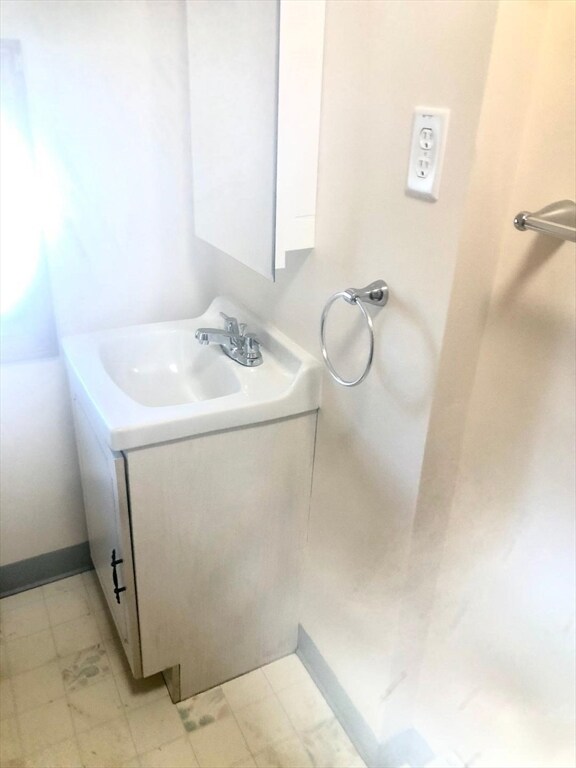 3 Emerald St unit 2, Wakefield, MA 01880 - photo 5