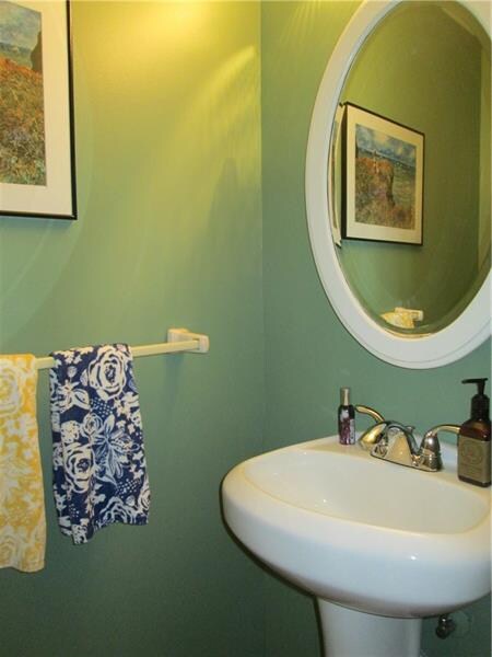 363 Carmell Dr, Pittsburgh, PA 15241 - photo 3