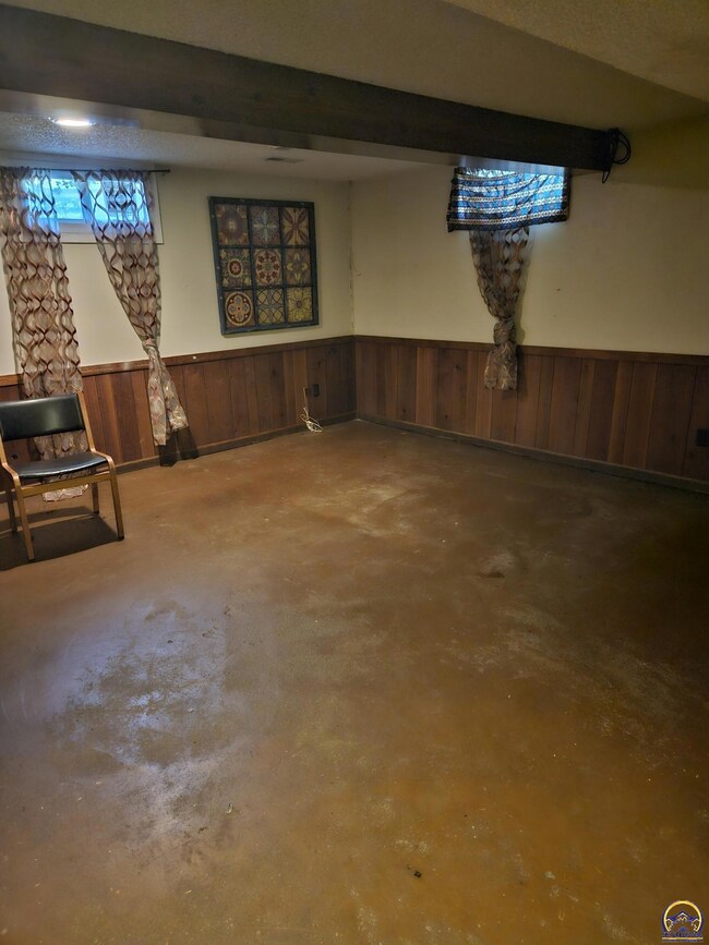 1217 SW Frazier Ave, Topeka, KS 66604 - photo 6