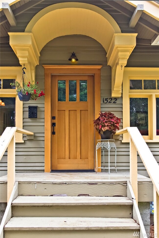 1522 Baker Ave, Everett, WA 98201 - photo 2