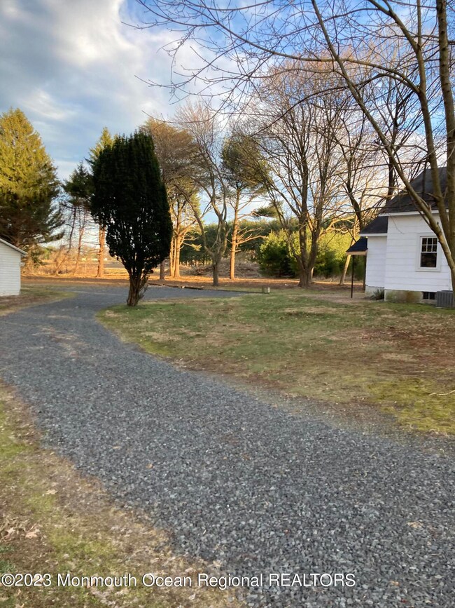 245 School Rd E, Marlboro, NJ 07746 - photo 6