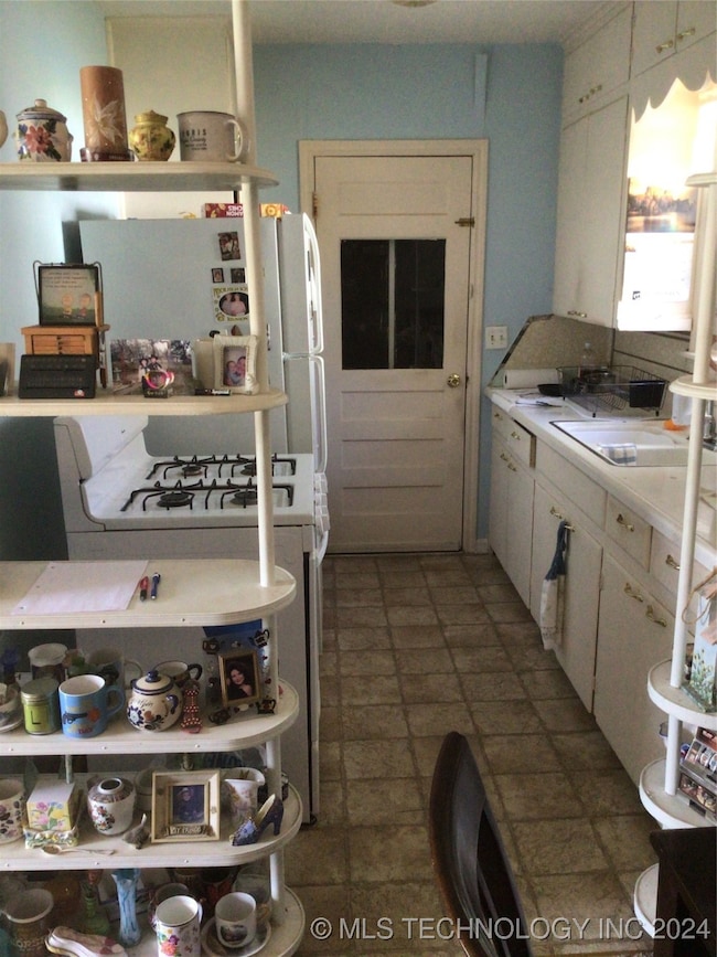 125 NE 5th St, Pryor, OK 74361 - photo 4