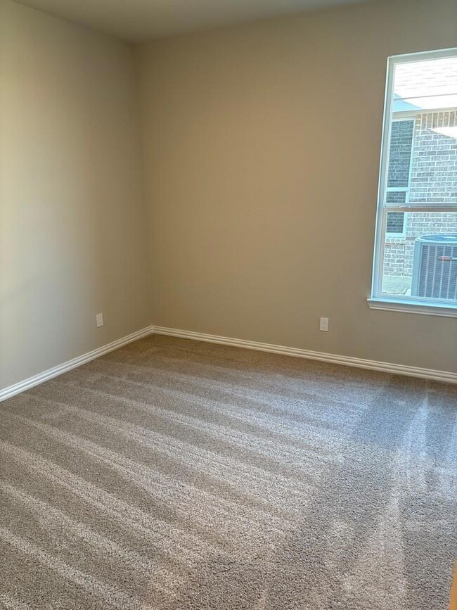 3527 Austin St, Gainesville, TX 76240 - photo 6