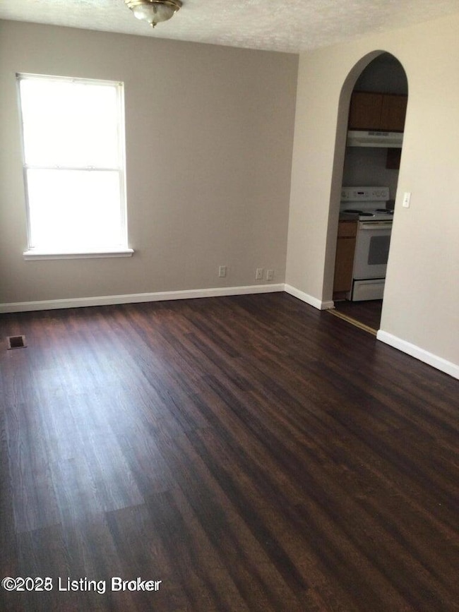 2301 Howard Livingrm