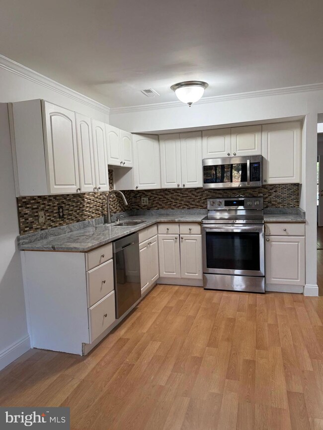 500 Barclay Walk, Cherry Hill, NJ 08034 - photo 6