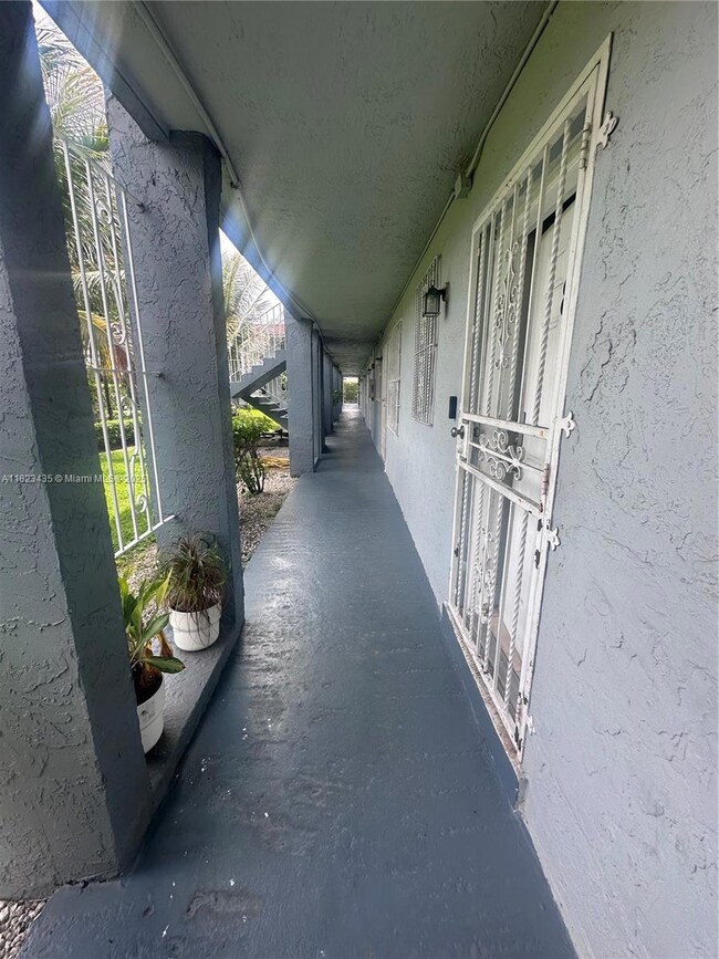 4050 NW 135th St unit 89, Opa Locka, FL 33054 - photo 3