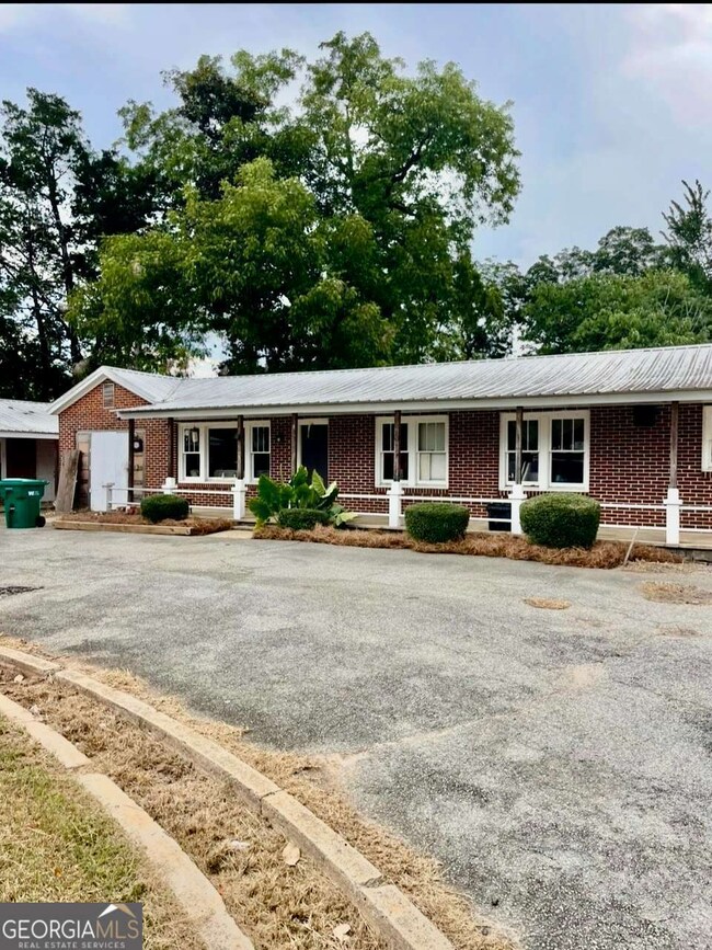 103 E Main St, Irwinton, GA 31042 - photo 4